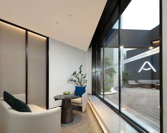Atour Light Hotel Qingdao North Railway Station Shengping Road - Qingdao - Ruang tamu