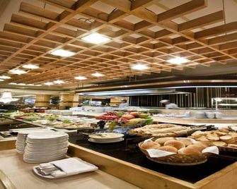 Topland Hotel & Convention Centre - פיצאנולוק - בר