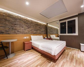 Gimcheon YS Self check-in Motel - Gimcheon - Habitación