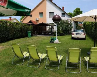 Holiday home 50 m to Lake Balaton with private jetty and boat - Szántód - Patio