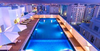 فندق سنتارا مسقط عمان - مسقط - حوض السباحة