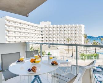 Mod. Apartment in Cala Millor, directly on the sea, free WIFI, up to 4 pers. - Cala Millor - Balcony