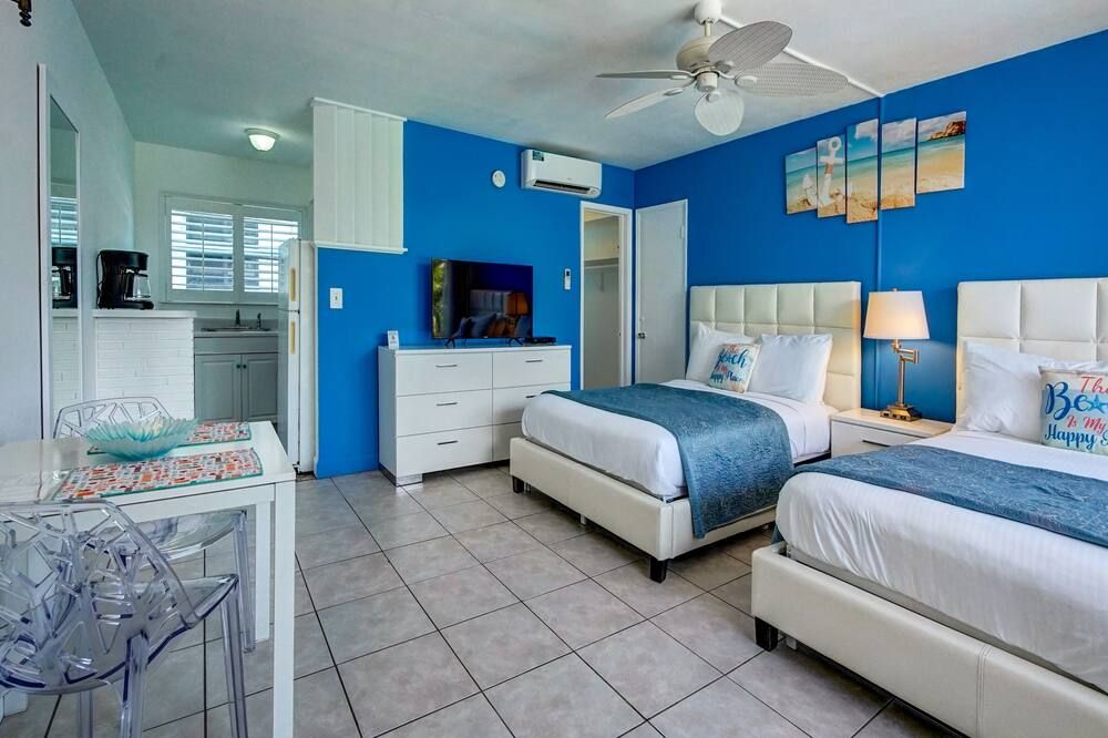 Castle by the Sea Motel - Lauderdale-by-the-Sea - חדר שינה