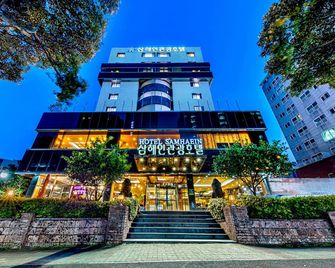 Samhaein Hotel - Jeju City - Building