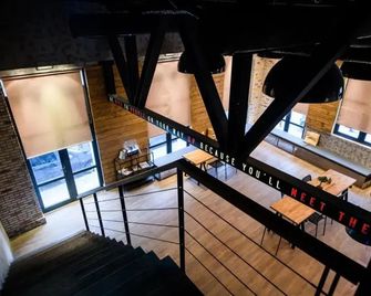 Iconic Athens Hostel - Athens - Stairs