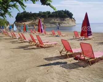 Maria' s Beach Apartments - Sidari - Playa