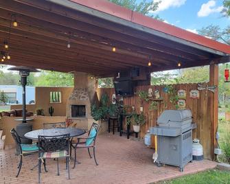 Walk to Historic Downtown Silver Citybr1017 N. Bennett St. - Silver City - Patio