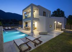 Seascape Villas Vassiliki - Beachfront Villas - Vasiliki - Pool