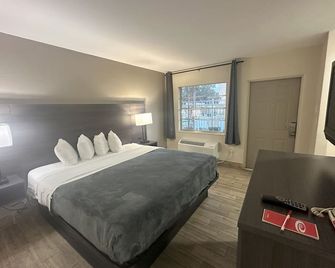 Econo Lodge St. Petersburg Central - St. Petersburg