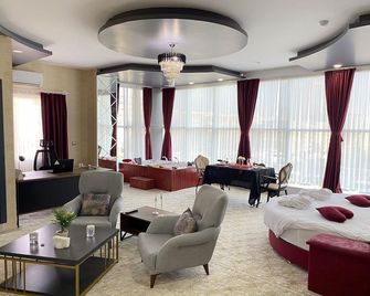 Marblue Hotel - Mardin - Salónek