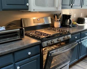 Fabulous Family Retreat, On Quiet Beyers Cove Of Green Lake - Princeton - Kitchen