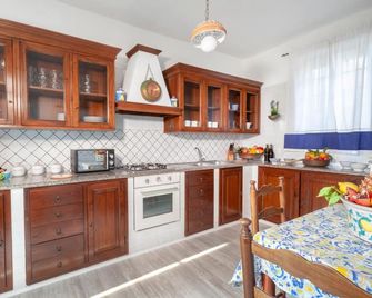 Estate4home - Villa Luisa Jacuzzi&Pool - Massa Lubrense - Cocina