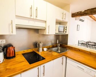 Portal del Carro 7 Junto a la Catedral - Tarragona - Kitchen