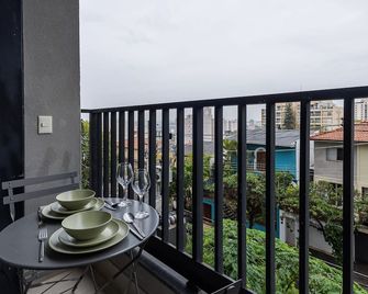 Studios Vila Madalena com Ar condicionado | Delfhy - São Paulo - Balcón