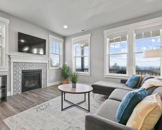 Ocean Views in Depoe Bay - Depoe Bay - Wohnzimmer