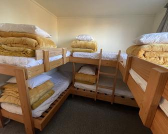 Whole Lodge rental. Sleeps 36. Close to ski-fields and bike trails. - National Park Village - Ložnice