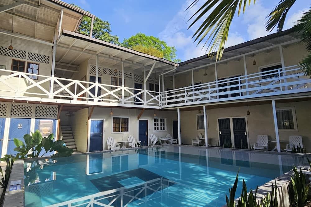 Lizard King Hotel & Suites - פוארטו וויחו דה טלמנאקה - בריכה