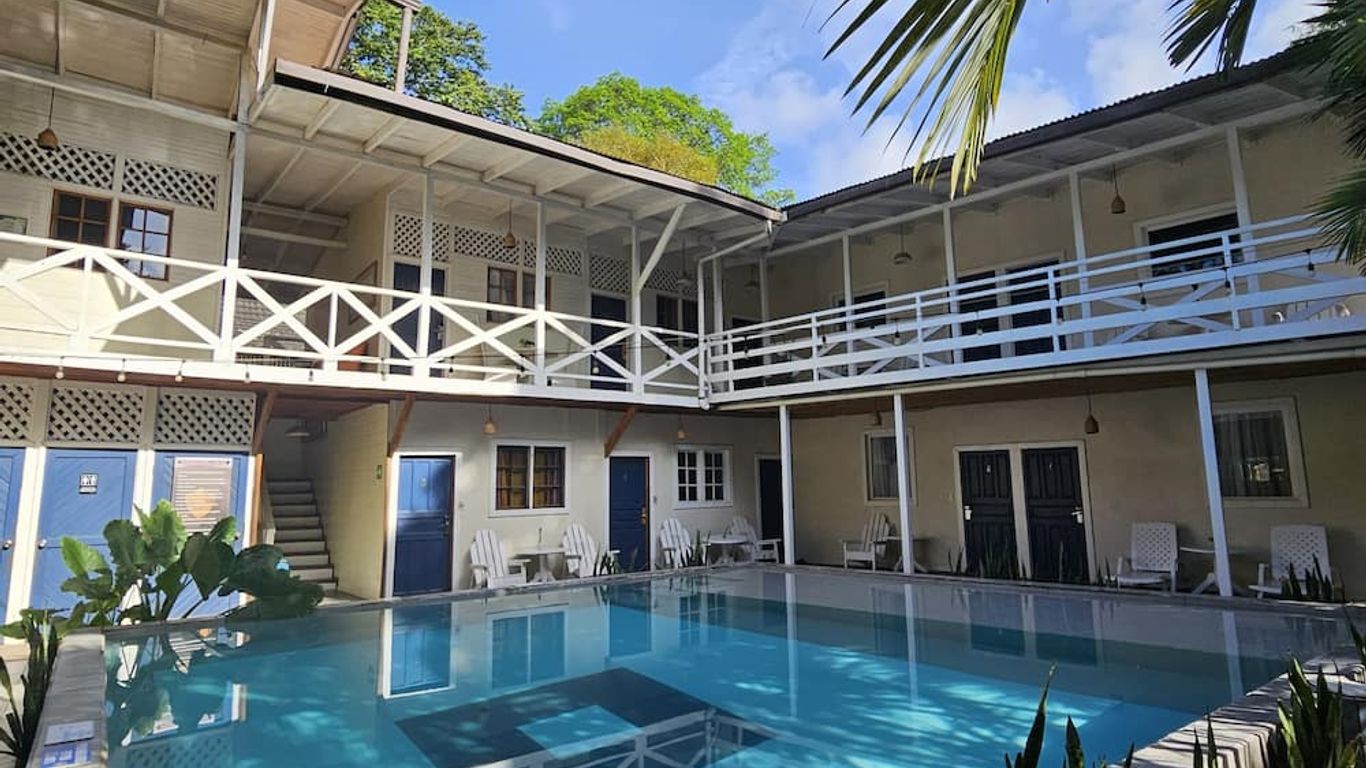 Lizard King Hotel & Suites