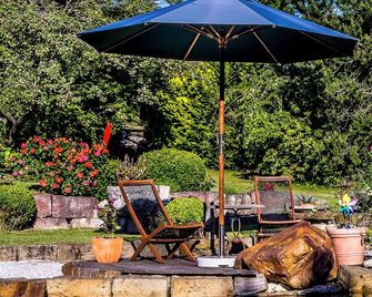 Glückliche Kuh-Villa - Achtsamer Rückzugsort mit Traumgarten, Schwimmteich & Raum zum Sein bis 18 Personen - Allgäu - Kempten im Allgäu - Patio