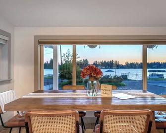 Stunning 3b1bHome w/ Lake Access - 스파나웨이 - 다이닝룸