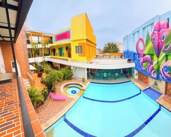 Hotel Millenium Victoria Plaza - Cúcuta - Zwembad