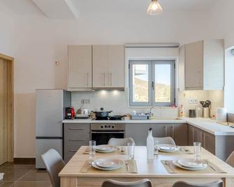 Katerina's Villas - Monemvasia Beachfront Stone Paradise - Monemvasia - Kitchen