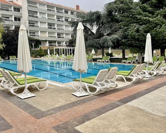 Charming Country Club Ehden apartment - Ehden - Piscină