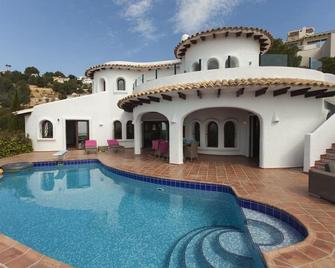 Lola - Altea - Piscina