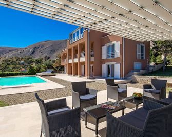 5 Bedroom Awesome Home In Pag - Pag - Pool