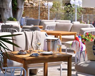 Hôtel Dolce Vita - אז'אקסיו - מסעדה