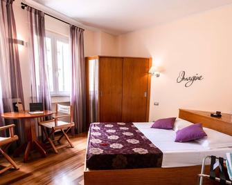 Oasi Hotel - Levanto - Bedroom