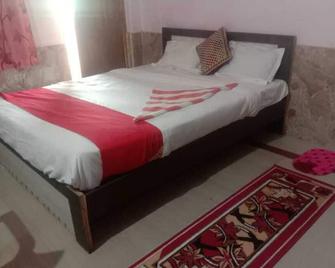 Best Budget Stay & most Hygienic - Bhubaneswar - Bedroom