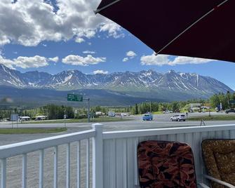 Kluane Park Inn - Haines Junction - Balkon