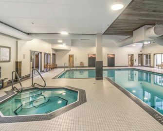 Pacific Shores Resort & Spa - Parksville - Pool