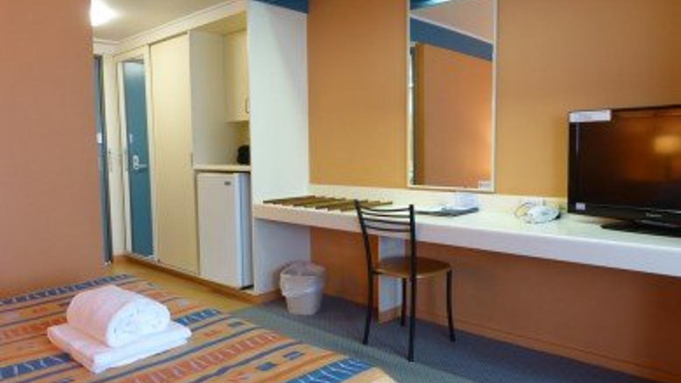 Reef Resort Motel