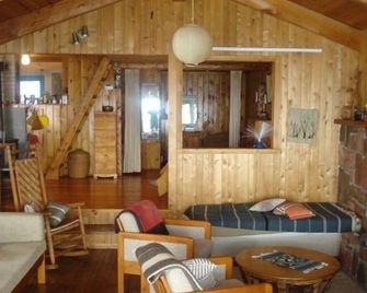 Lake Superior Cabin W/ Private, Walkable Solid Rock Shoreline - Lutsen - Sala de estar