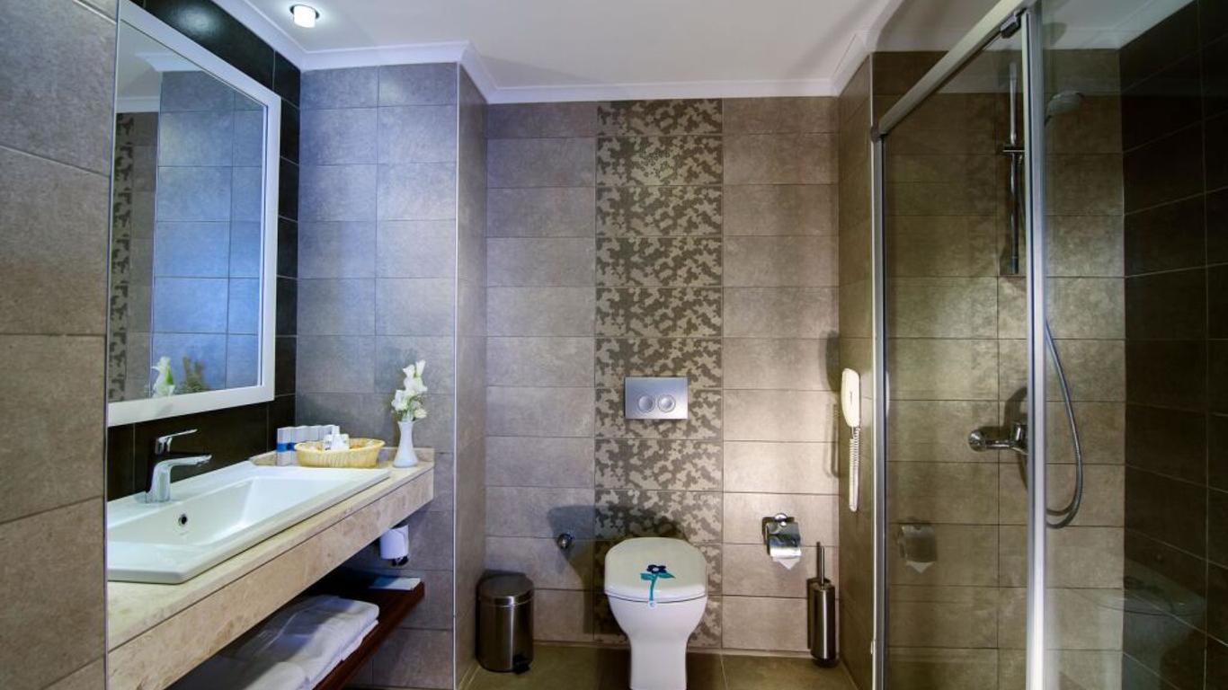 Palm Wings Beach Resort&Spa Kusadasi