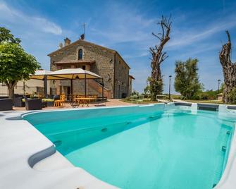 Tenuta Borgo Santa Cecilia - Gubbio - Pool