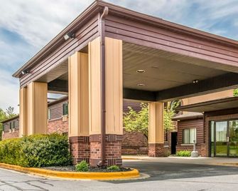 Americinn by Wyndham Holland MI - Holland - Building