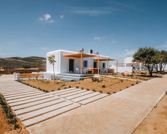 Xerolithos Natural Living - Naxos