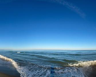 Rental Apartments Winter Promo - Home By The Sea - Golem - Spiaggia