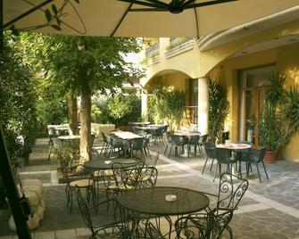 Hotel Vanni - Misano Adriatico - Patio