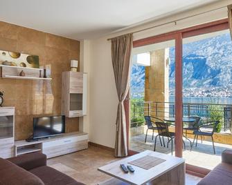Apartments Residence Portofino - Kotor - Living room