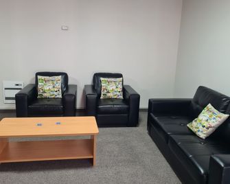 Arran Motel - Te Anau - Living room