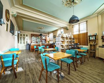 Logis Le Grand Hotel - Montval-sur-Loir - Restaurante