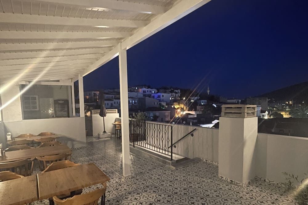 Muharrembey Otel - צזמה - מרפסת
