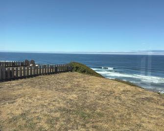 Seahorse Oceanfront Lodging - Lincoln City - Strand