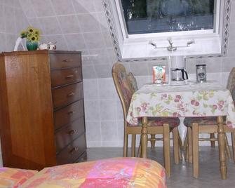 Düsseldorf Private Room for Rent - Hilden - Essbereich