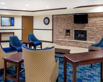 Days Inn & Suites by Wyndham Bridgeport - Clarksburg - Bridgeport - Lounge