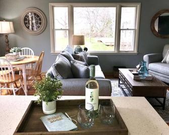 Beach Glass - Saugatuck - Living room